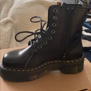 “Jadon” DR.MARTENS